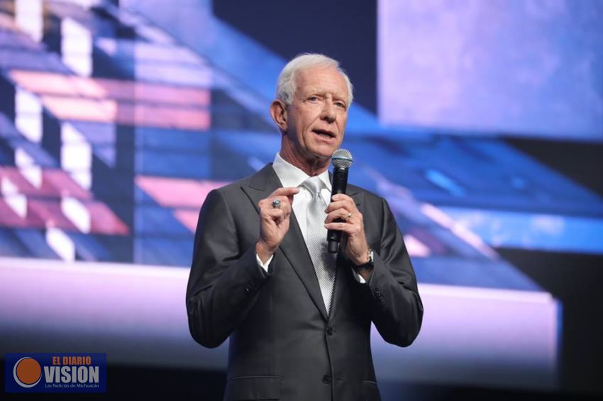 Chesley Sullenberger, piloto rescatista en el Río Hudson, ofreció conferencia en MSXXI