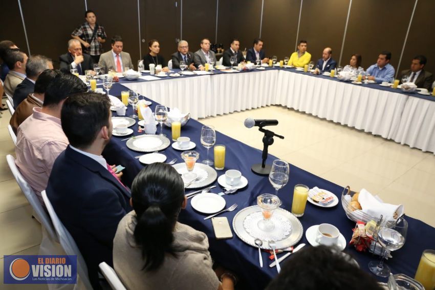 Sostienen titulares de SFA y CGCS encuentro con integrantes de la CIRT 