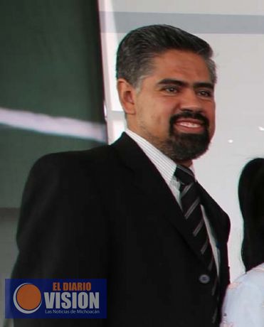 Víctor Manuel Bravo Lara recibe nombramiento como director del ITSU