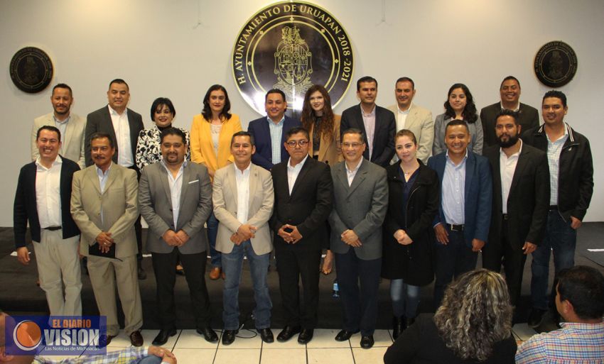 Presentó Víctor Manríquez a Secretarios