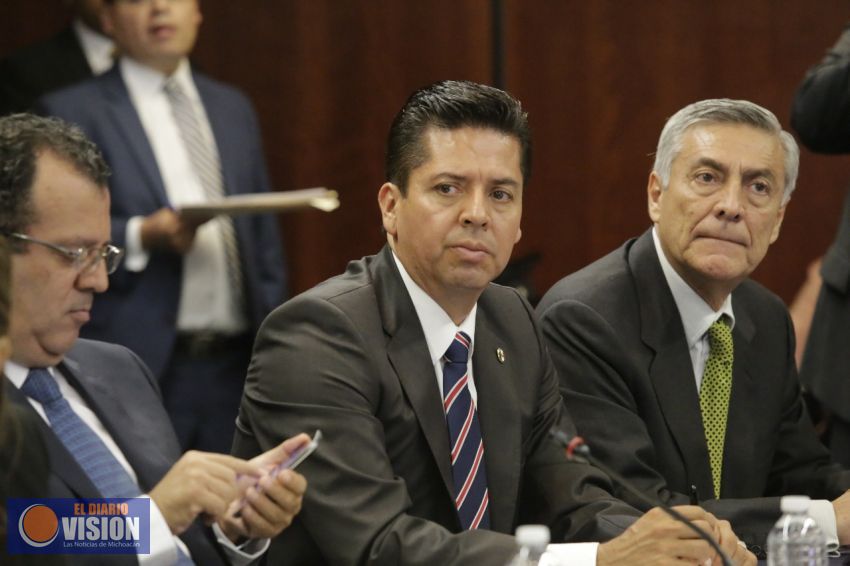 Toño García propone elevar presupuesto por alumno en la UMSNH 