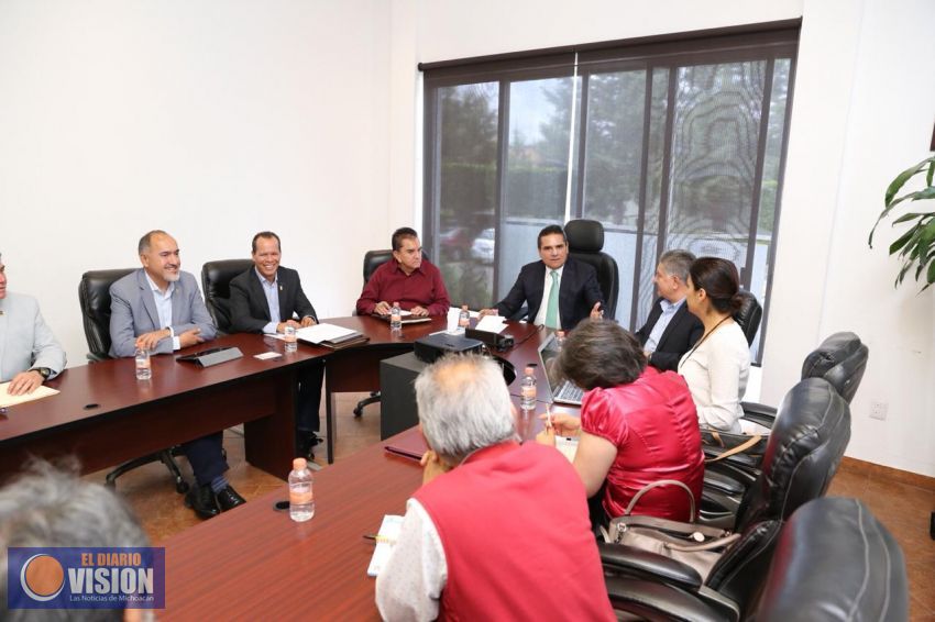 Revisa Gobernador proyectos de beneficio social con Antorcha Campesina 