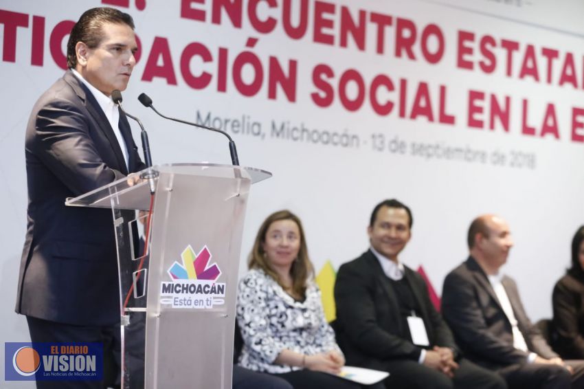 Llama Gobernador a completar 113 consejos sociales municipales en educación