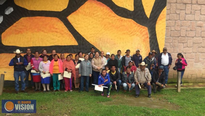 Capacitan en materia turística a ejidatarios de los santuarios de la Mariposa Monarca