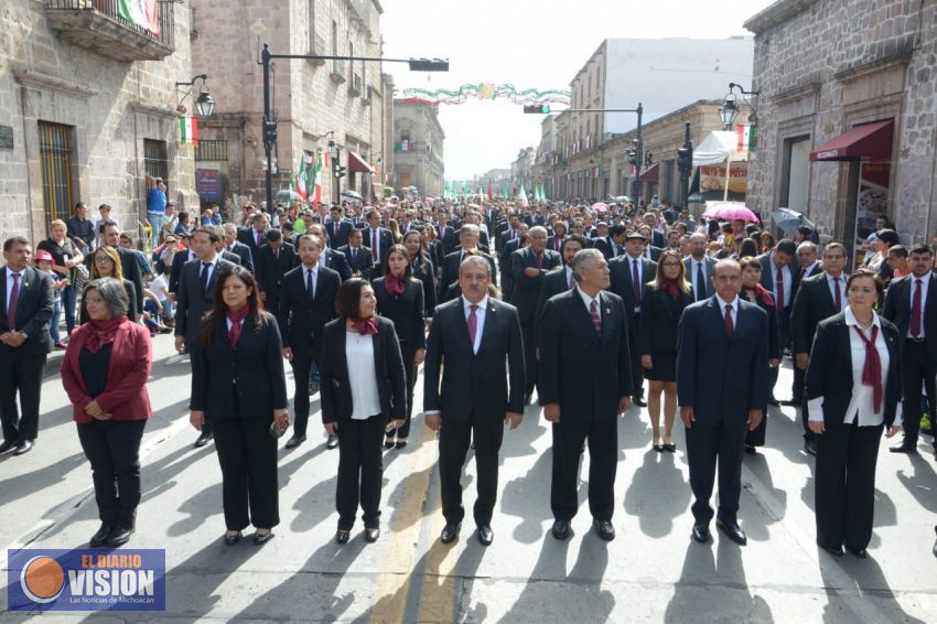 Se realizó en unidad de Morelianos y Gobierno Municipal,  el Desfile Cívico Militar del 16 de septi