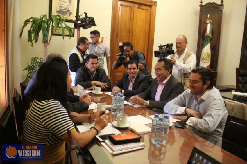 Revisan diputados el estado que guarda administrativamente y financiero el Congreso del Estado 
