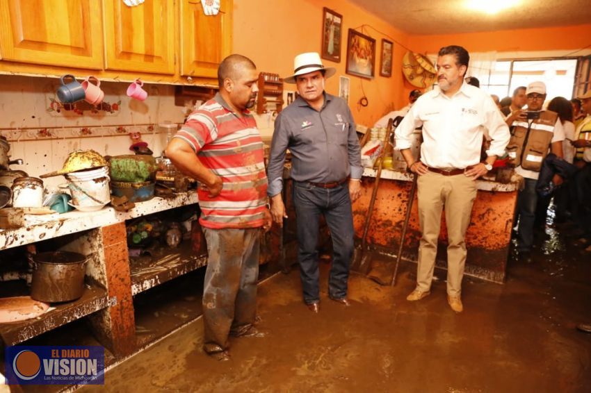 Firma Gobernador Solicitud de Declaratoria de Emergencia para Peribán 