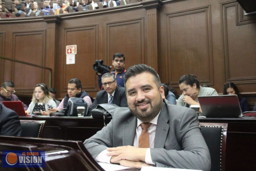 Necesario garantizar por Ley el servicio de alcantarillado a los michoacanos: Erik Juárez