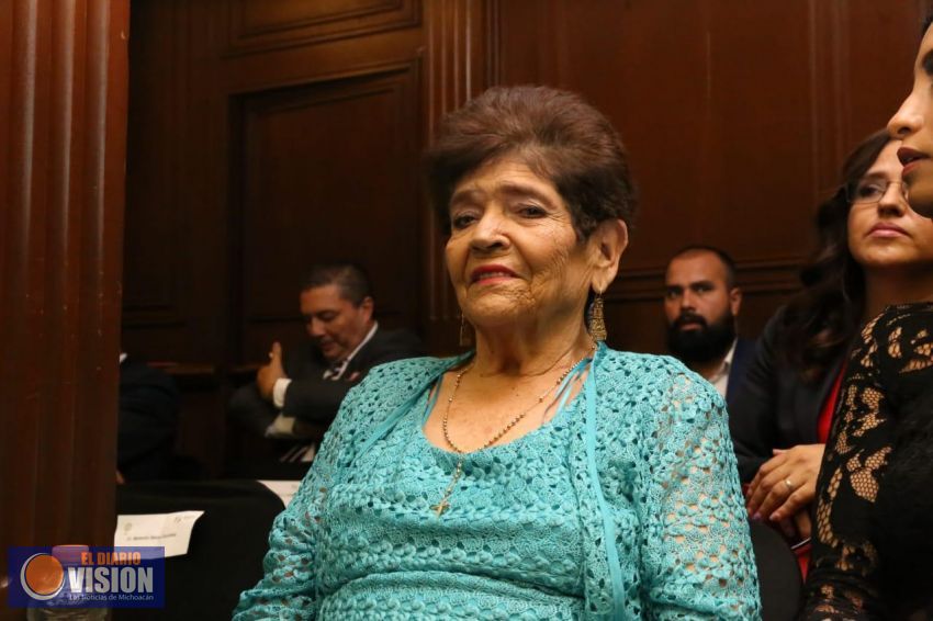 Acompaña Álvara Conejo, mamá del Gobernador, Tercer Informe de Gobierno 