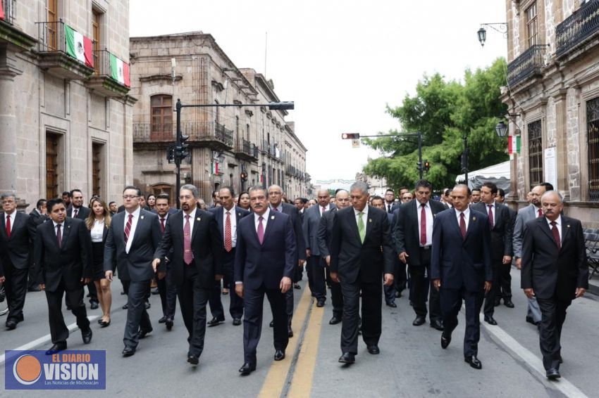 Ayuntamiento de Morelia encabezó el recorrido en bando solemne en  conmemoración
