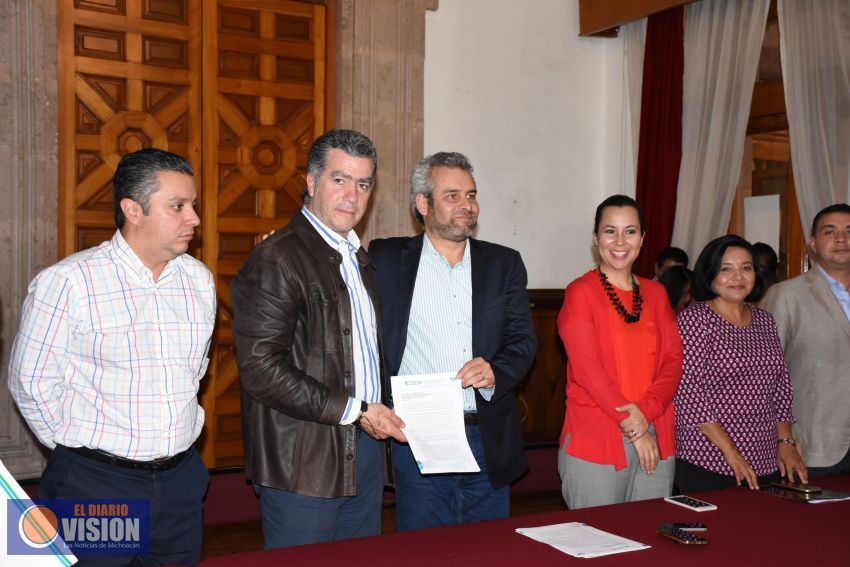 Refrenda Alfredo Ramírez respaldo a sector empresarial de Michoacán