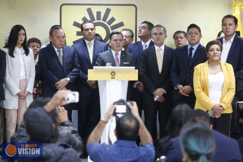 Llama Silvano Aureoles a la unidad y refundación del PRD