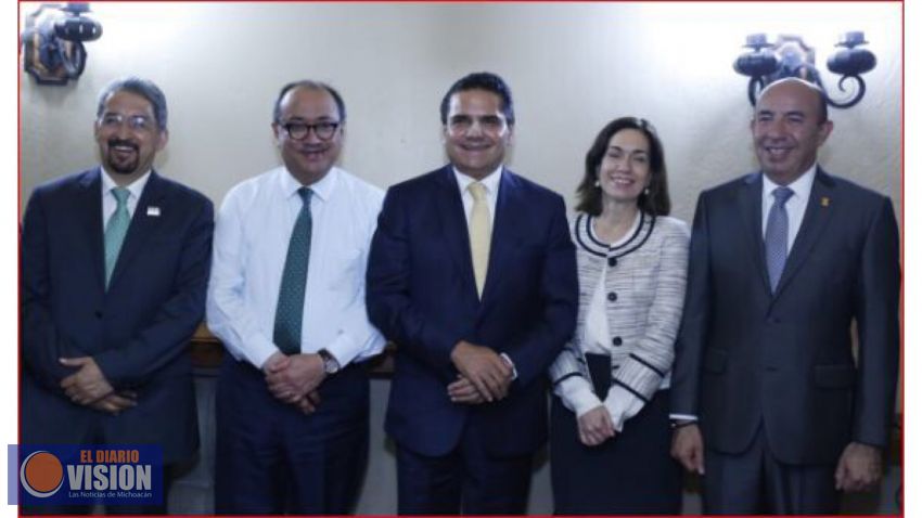 Respalda Silvano Aureoles a la UMSNH, en reunión con el titular de la SEP, Otto Granados