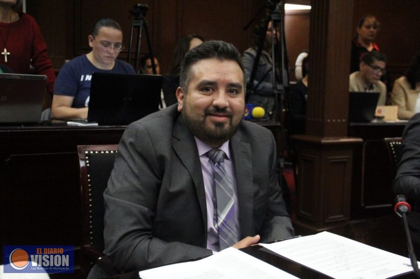 El Congreso es clave del crecimiento de Michoacán: Erik Juárez
