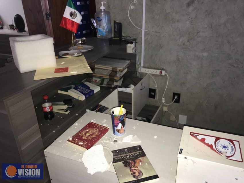 Saquean y vandalizan Casa de Enlace de Diputados federales y locales panistas 