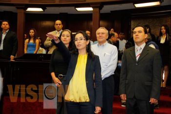 7 alcaldes sustitutos rinden protesta en el Congreso del Estado