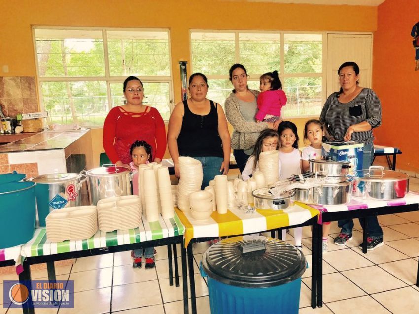 Mejora DIF Michoacán despensa y dotación de Desayunos Escolares