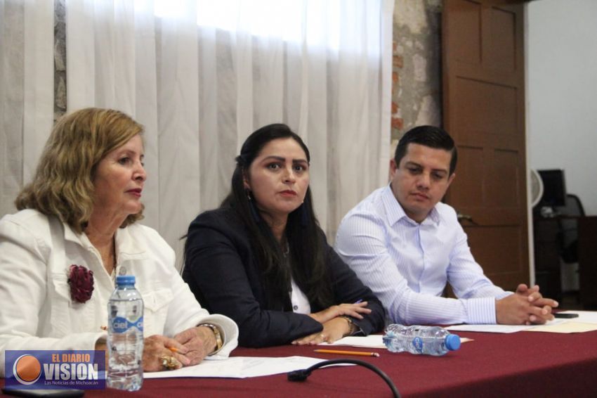 Encabeza Araceli Saucedo reunión de la Comisión de Turismo
