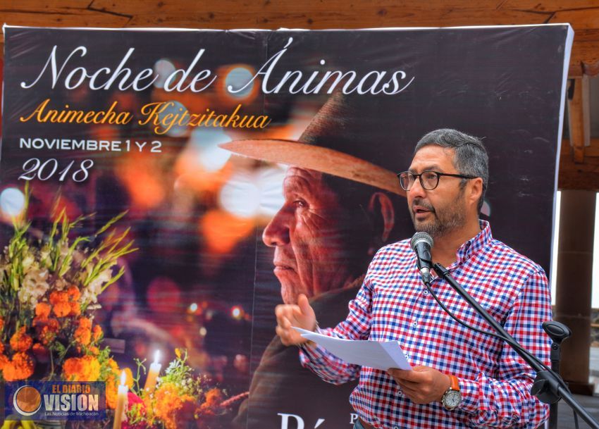 Noche de ánimas, tradición que se vive con espiritualidad: Víctor Báez