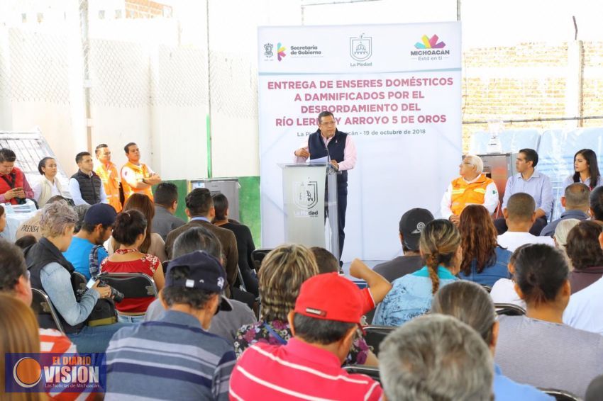 Entrega Gobierno del Estado apoyos a damnificados de La Piedad  