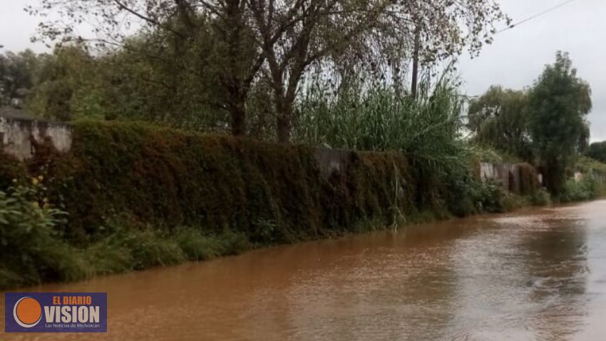Desfogan presa de Cointzio para mantener control y evitar daños mayores