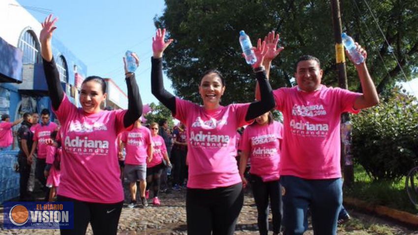 Llama Adriana Hernández a no bajar la guardia en la lucha contra el cáncer