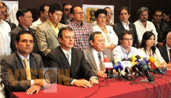 Asiste Silvano Aureoles a la clausura de la Plenaria del PRD en Morelia