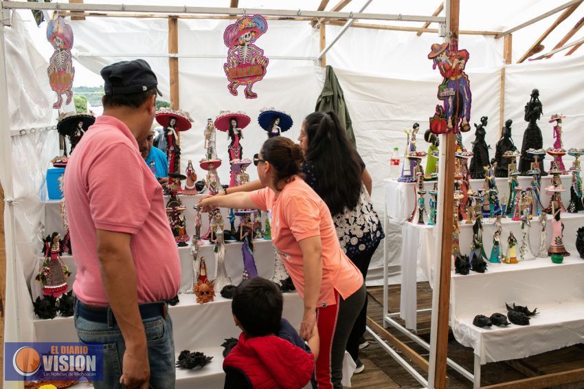 Continúa las celebraciones por la 8ª Feria de la Catrina de Capula y Noche de Muertos 