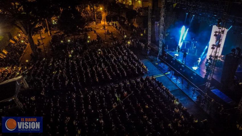 Brillante presentación de “Reik” ante más de 15 mil espectadores en Uruapan