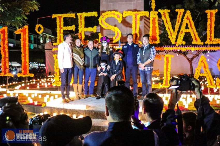 Espectacular 11º Festival de Velas en Noche de Muertos de Uruapan