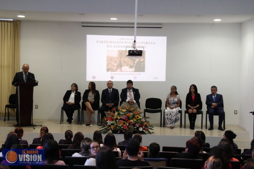 Inaugura Ramón Hernández Reyes diplomado sobre la participación política de la mujer