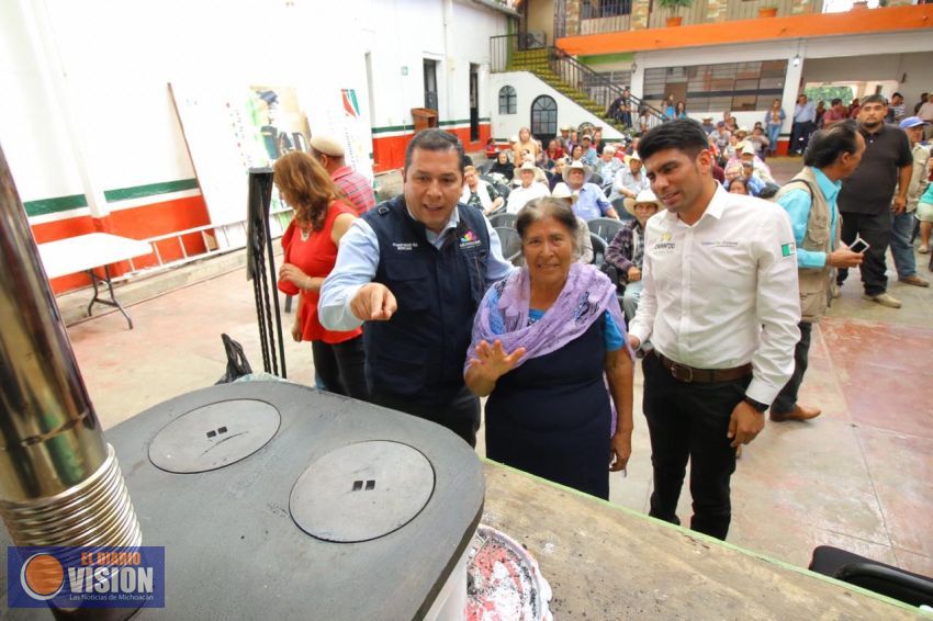 Firma Sedesoh convenios de fortalecimiento social con Churintzio y Santa Ana Maya