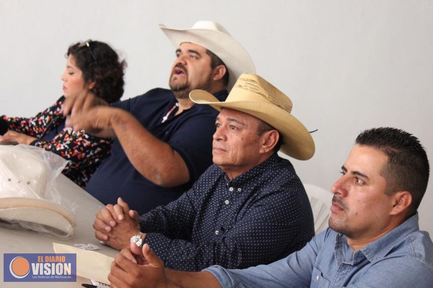 Apoyo total a transportistas y campesinos de Puruándiro: Salvador Arvízu