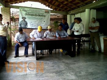 Entrega de cartas en la región de Zitácuaro