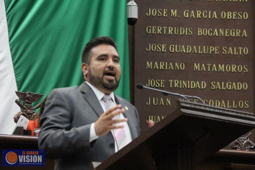 Presenta Erik Juárez iniciativa para simplificar rectificación de documentos oficiales