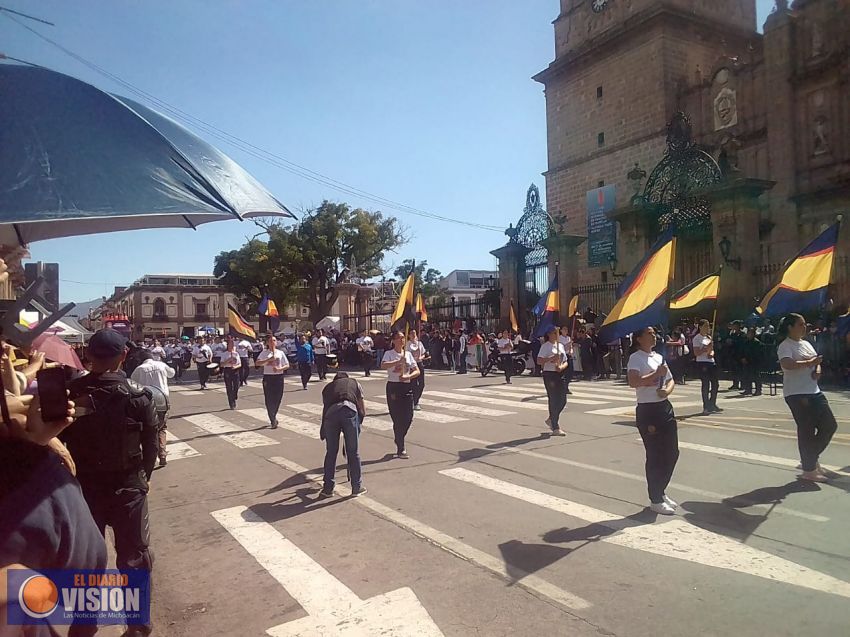 Sin contratiempos se desarrolla el desfile cívico deportivo en Morelia.