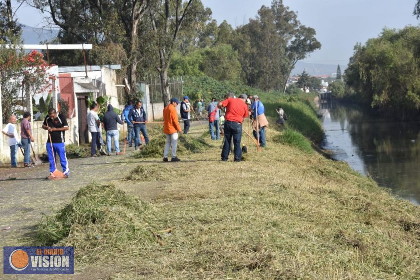 Gobierno municipal y transportistas, realizan tareas de limpieza en dren Barajas