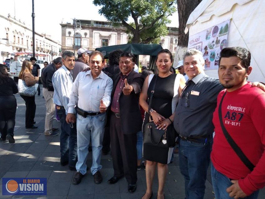 Continúa segunda consulta de AMLO
