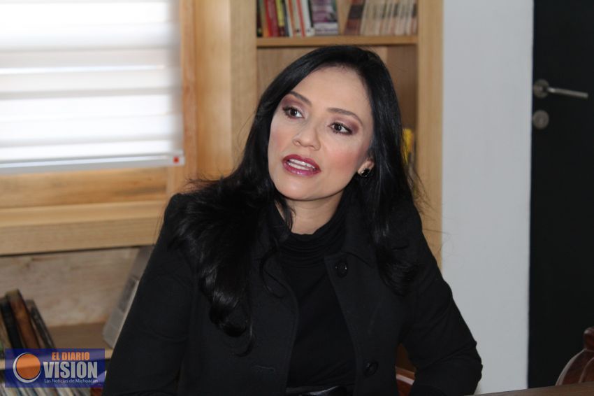 Llama Adriana Hernández a apoyar propuestas en beneficio de Michoacán