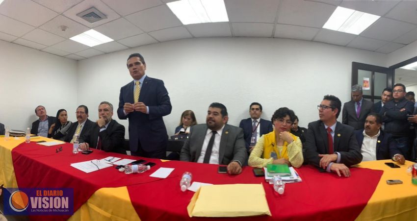 Llama Aureoles Conejo a revisar la forma de distribución del dinero federal