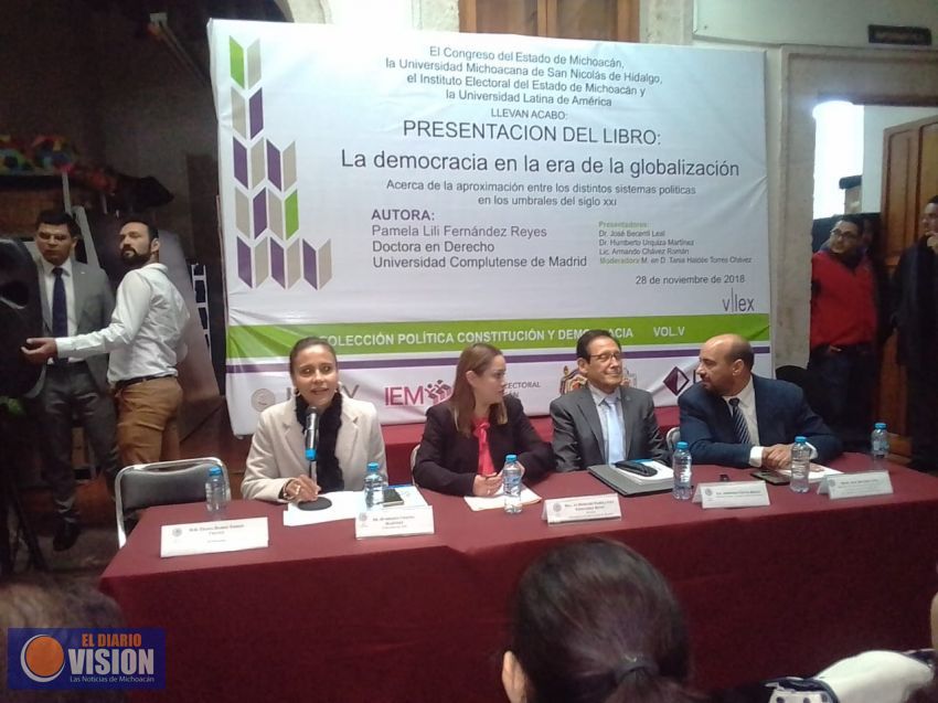 Presentan el libro 
