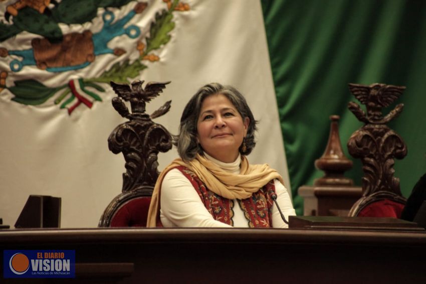 Pide Mayela Salas rescatar al “achote” del Lago de Pátzcuaro