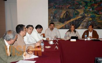Leonel Godoy ratificó su apoyo a los miembros de la Asociación de Hoteles y Moteles de Michoacán