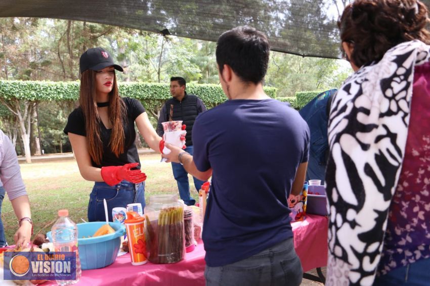 Exitosa kermes del DIF Municipal en favor de la Casa PAMAR