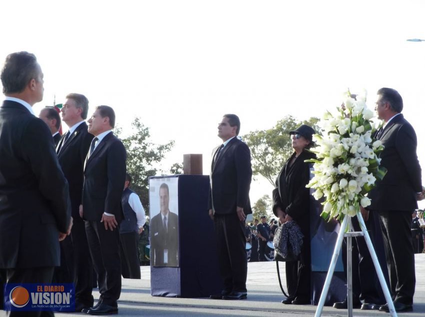 Asistió Silvano Aureoles a funeral de gobernadora y senador de Puebla