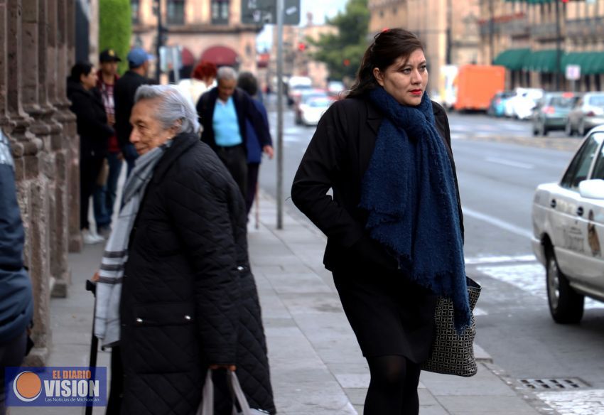 Contaminación y frío, detonan recaídas en personas con asma 