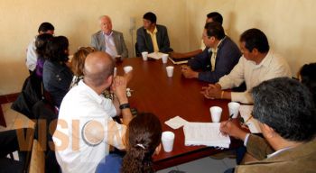 Genovevo Figueroa se reune con líderes de colonias Identificados con la izquierda