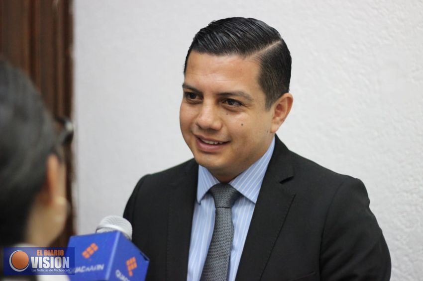 Urge garantizar abasto de gasolina en Michoacán: Oscar Escobar