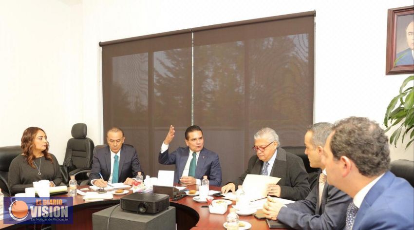 Revisa Gobernador agenda estratégica por Michoacán