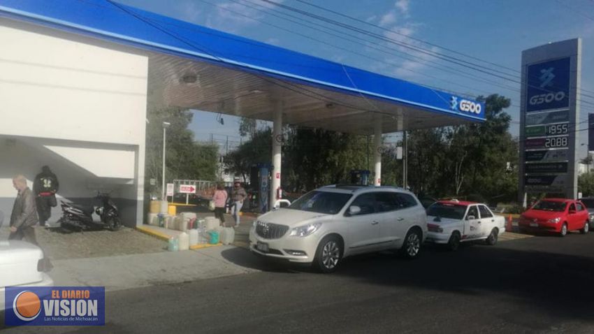 Martes de incertidumbre desesperación y hartazgo por falta de gasolina en Morelia